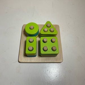 Lovevery Sort and Stack Peg Puzzle from “The Enthusiast” Play Kit